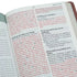 Biblia de Promesas RVR-1960 Devocional , Virtuosa, Letra gigante, Piel especial, Rosa
